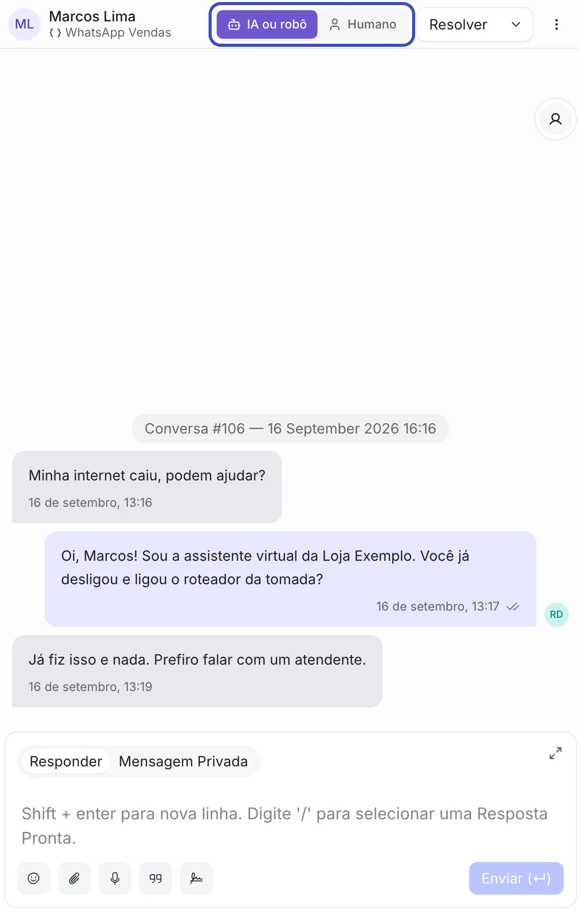 Conversa com Marcos Lima na caixa WhatsApp Vendas. No cabeçalho, o seletor “IA ou robô | Humano” destacado, com “IA ou robô” marcado em violeta. No histórico, a mensagem do cliente, a resposta do agente de IA e o pedido “Prefiro falar com um atendente”.
